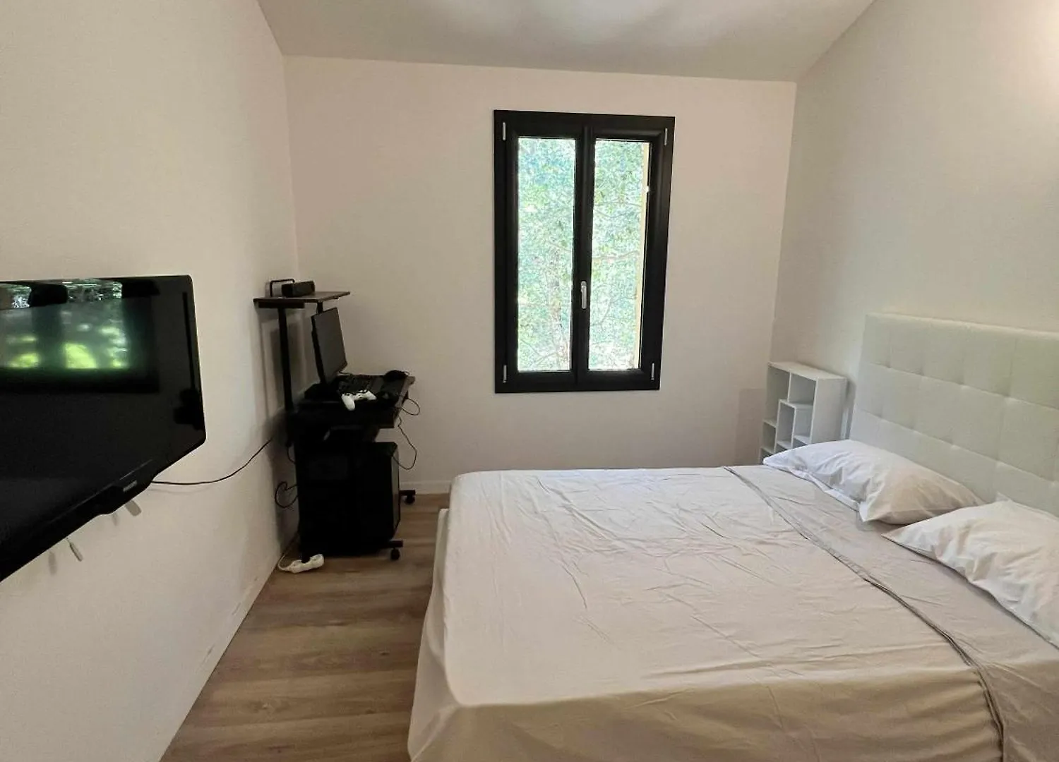 Cozy Home Stay Mimet 0*,